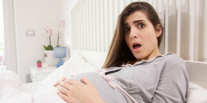 к отрицанию своей беременности  чаще всего склонны психически здоровые, нормально обеспеченные, чаще замужние молодые женщины. 